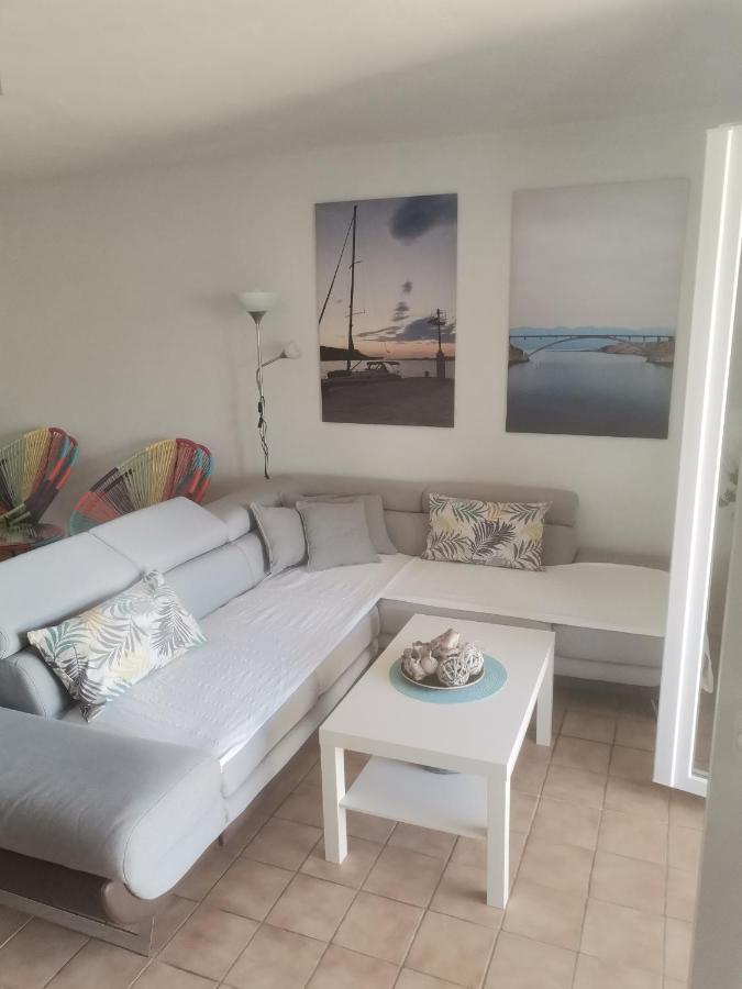 Apartments Alma Pag Town Εξωτερικό φωτογραφία