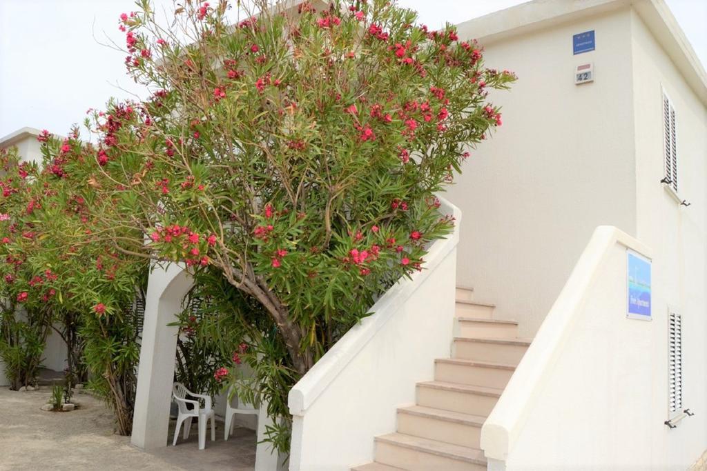 Apartments Alma Pag Town Εξωτερικό φωτογραφία